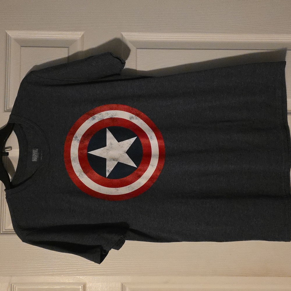 Captain America distressed men's short sleeve cotton polyester t-shirt
